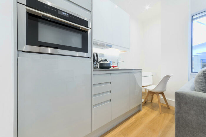 Apartment To Rent In Atria House, Bath Road, Slough, SL1