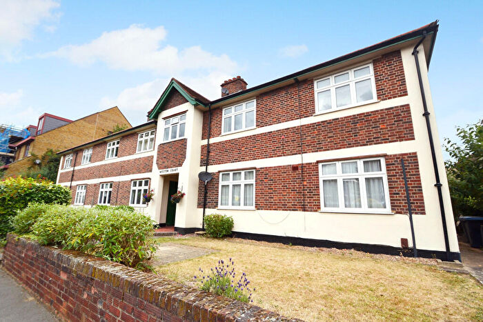 2 Bedroom Apartment To Rent In Kingston Upon Thames, Surrey, KT1