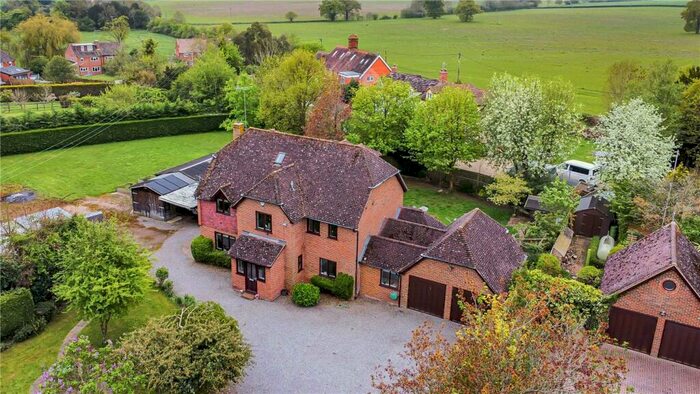 6 Bedroom Detached House For Sale In Sawyers Ley, Mortimer, Reading, Berkshire, RG7