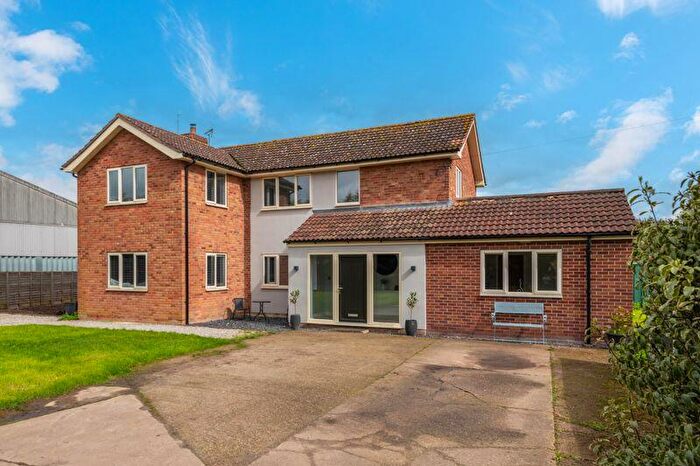 4 Bedroom Detached House For Sale In Blackmoor Farmhouse, Blackmoor Road, Aubourn, LN5