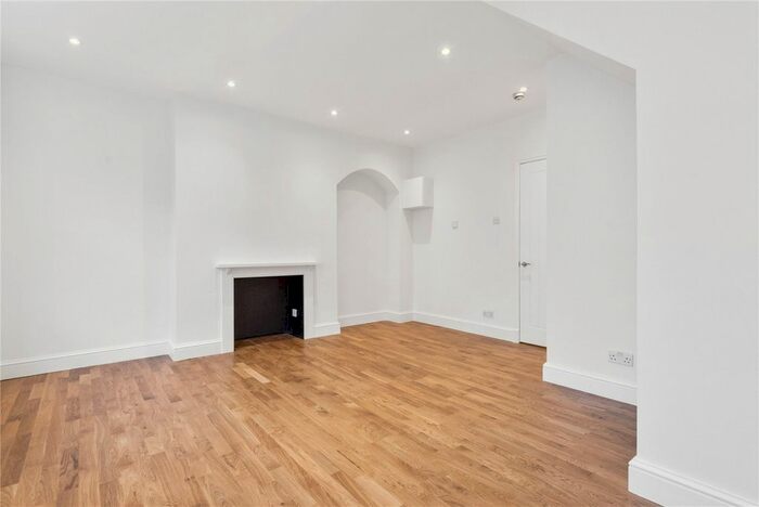 1 Bedroom Flat To Rent In Exmouth Market, London EC1R
