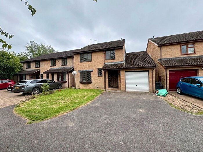 4 Bedroom Detached House For Sale In Skelmerdale Way, Earley, Reading, RG6