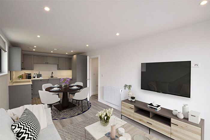 1 Bedroom Flat For Sale In Apartment, Leckhampton Road, Leckhampton, Cheltenham, Gloucestershire, GL53