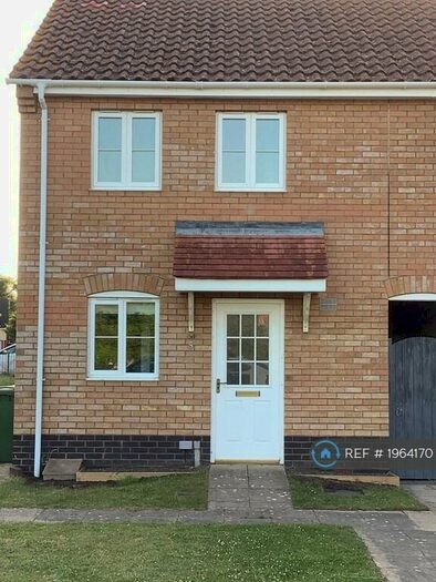 2 Bedroom Semi-Detached House To Rent In Sunbeam Close, Lowestoft, NR33