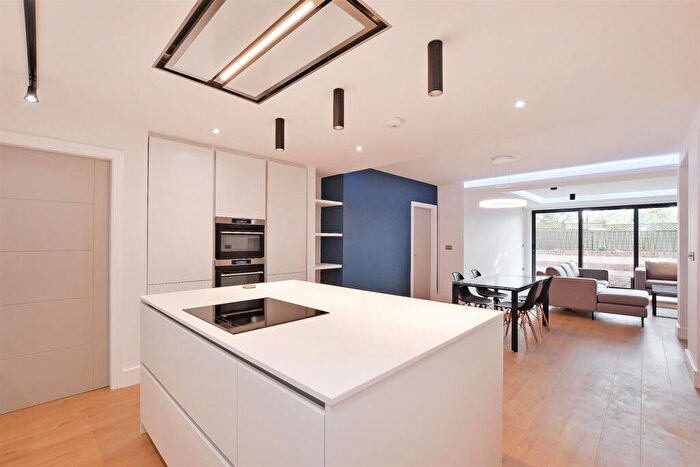 2 Bedroom Apartment To Rent In Dore Road, Sheffield, S17