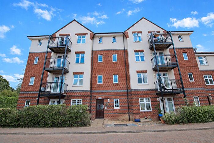2 Bedroom Flat For Sale In Loveridge Way, Eastleigh, SO50