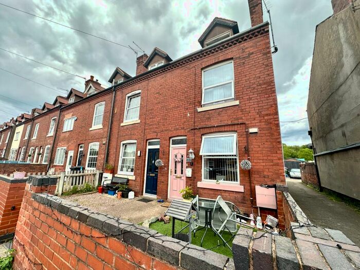 3 Bedroom End Of Terrace House To Rent In Piccadilly, Tamworth, B78
