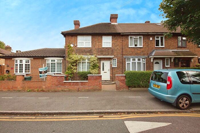 3 Bedroom Terraced House For Sale In Monoux Grove, London, E17