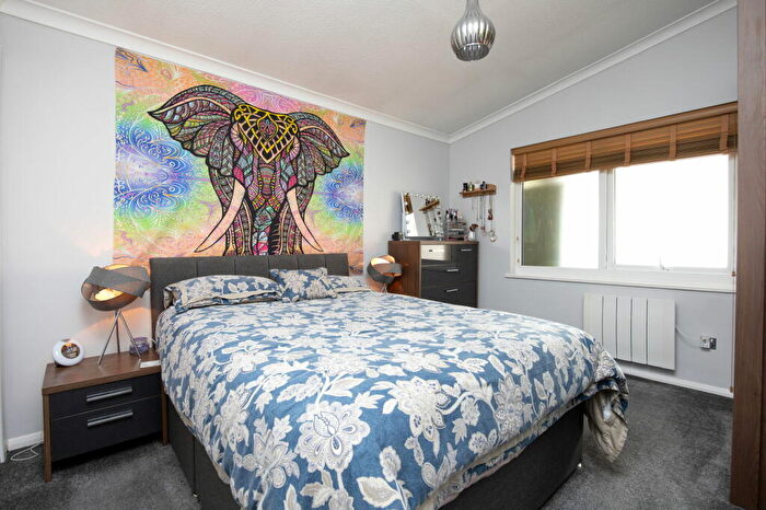 2 Bedroom Detached Bungalow For Sale In Elizabeth Drive, Devizes, SN10