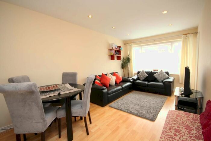 2 Bedroom Maisonette To Rent In Campbell Croft, Edgware, HA8
