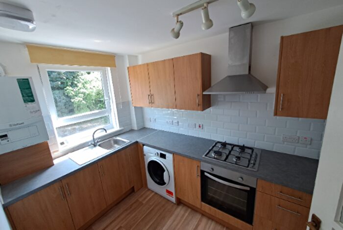 2 Bedroom Flat To Rent In , Benalder Street, G11