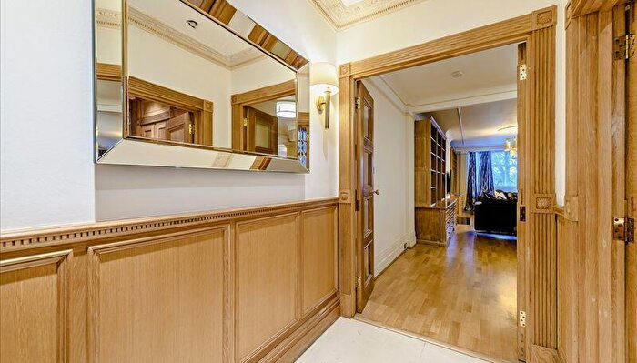 4 Bedroom Flat To Rent In Strathmore Court, Park Road, London, NW8
