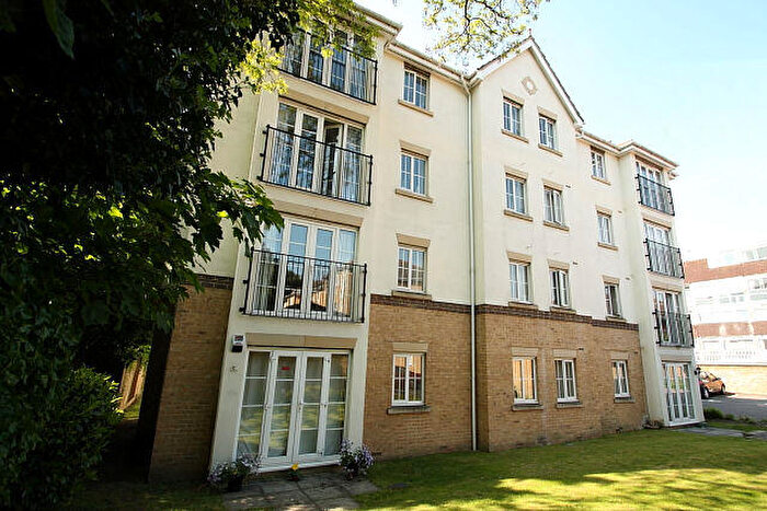 2 Bedroom Flat To Rent In Heathside Road, Woking, GU22