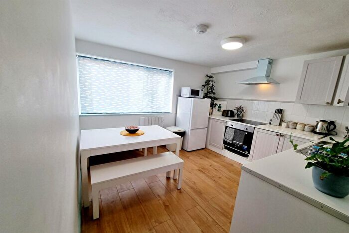 4 Bedroom Maisonette To Rent In Old Tree Parade, Broad Street, BN25