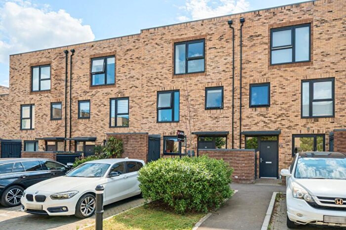 4 Bedroom Terraced House To Rent In Ballast Road Erith, DA8