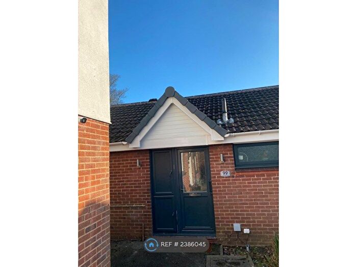 2 Bedroom Bungalow To Rent In Longshaw Drive, Worsley, Manchester, M28