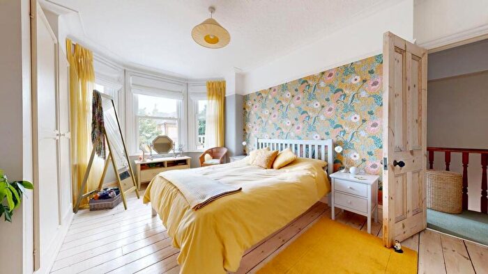 4 Bedroom Detached House For Sale In Spa Road, Weymouth, DT3