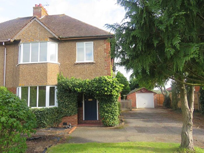 3 Bedroom Semi-Detached House For Sale In Kineton Road, Wellesbourne, Warwick, CV35