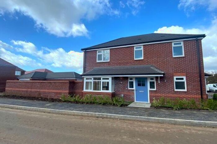 3 Bedroom Detached House To Rent In Mulberry Way, Chesterfield, S44
