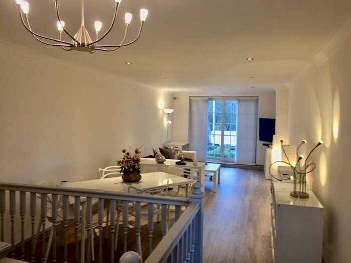 2 Bedroom Town House To Rent In Park Crescent, Southport, PR9