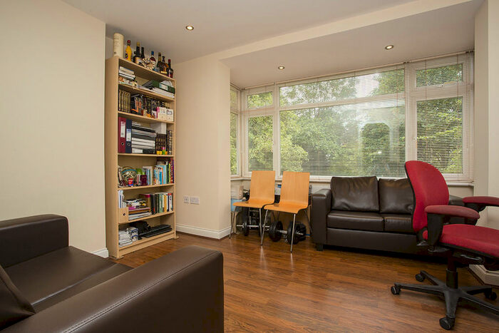 Studio To Rent In Sunny Gardens Road, Hendon, London, NW4