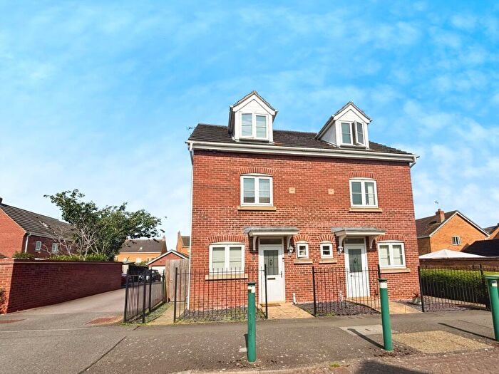 3 Bedroom Semi-Detached House For Sale In Reedland Way, Hampton Vale, Peterborough, PE7