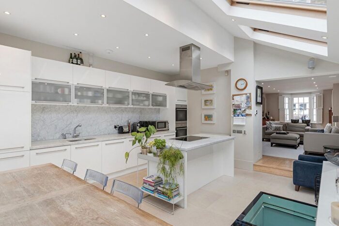 4 Bedroom Terraced House For Sale In Bettridge Road, London, SW6