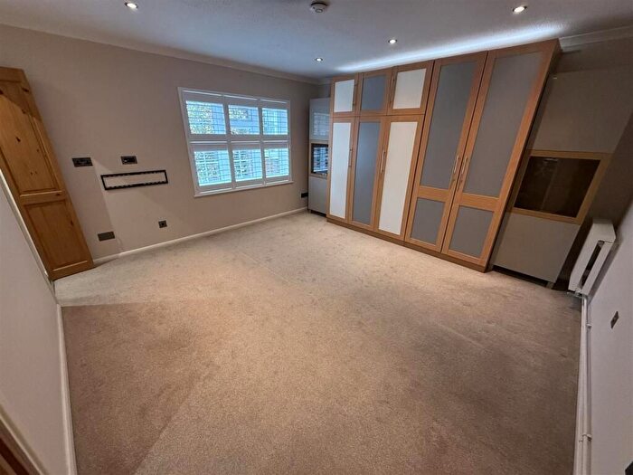 1 Bedroom Flat To Rent In Somersby Close, Luton, LU1