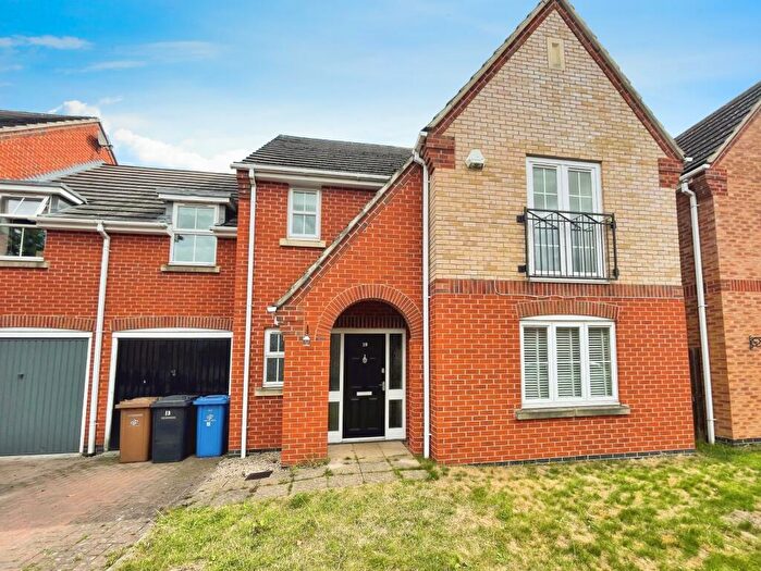 4 Bedroom Semi Detached House To Rent In Ferncroft Walk, Chellaston, Derby, DE73