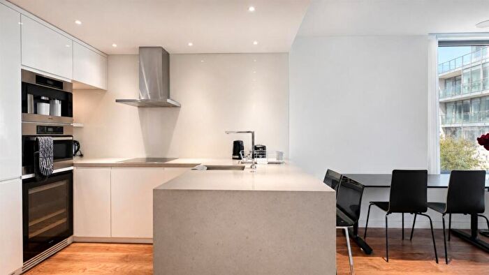 2 Bedroom Apartment For Sale In The Heron Building, More Street, City, EC2Y - Photo 7