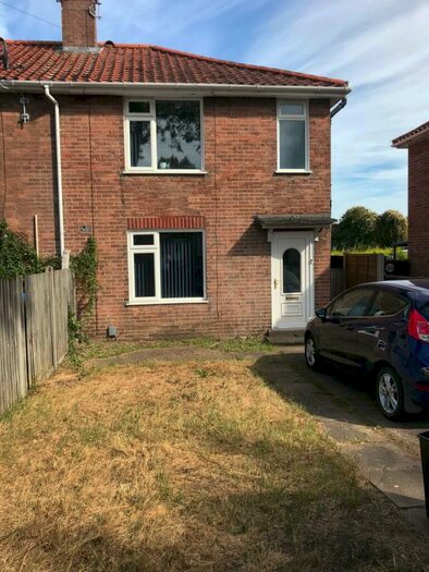 4 Bedroom Semi-Detached House To Rent In Cadge Road, Norwich, NR5