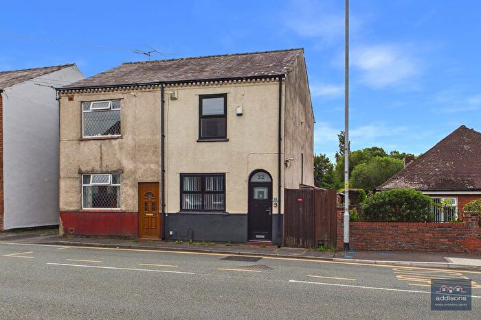 2 Bedroom Semi-detached House To Rent In Wigan Lower Road, Wigan, WN6