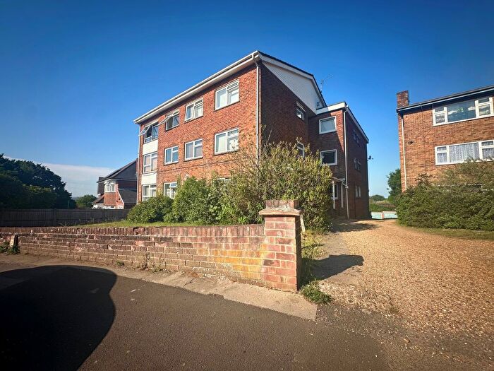 2 Bedroom Flat To Rent In Castle Road, Southampton, Hampshire, SO18