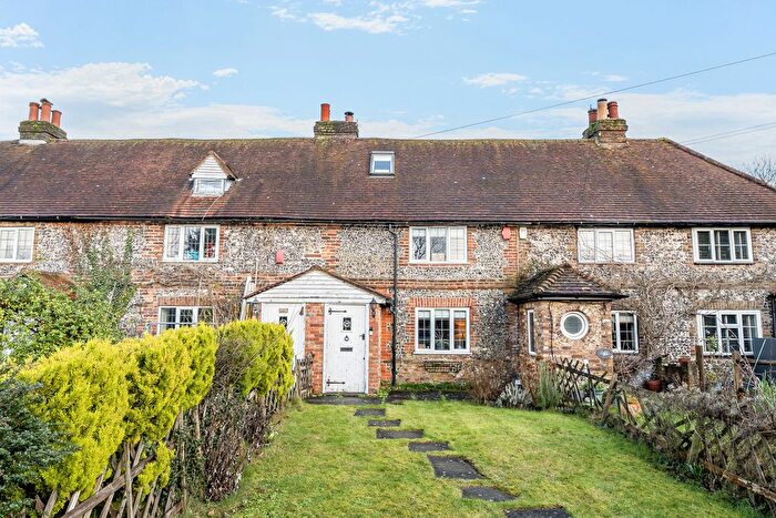 3 Bedroom Cottage For Sale In Coulsdon Road, Coulsdon, CR5