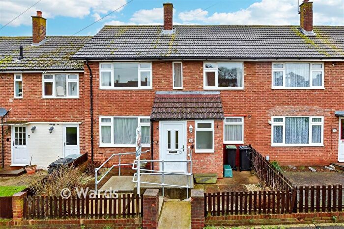 3 Bedroom Terraced House For Sale In Woodlands Road, Ditton, Kent, ME20