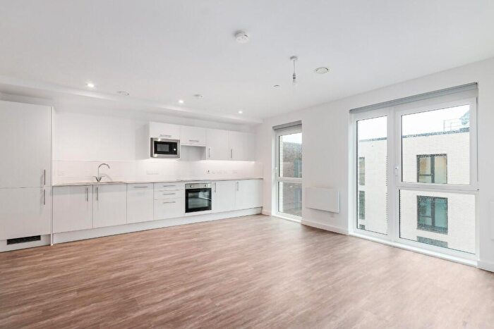 3 Bedroom Apartment To Rent In Pelham Street, BN1