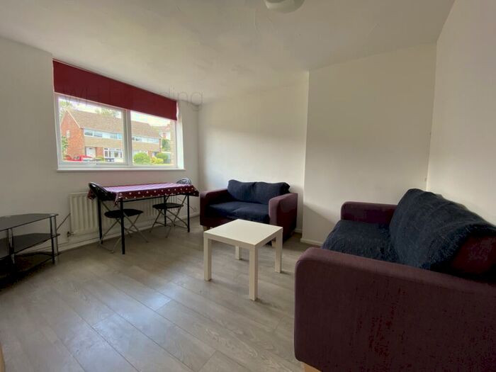 4 Bedroom House To Rent In Tenterden Drive, Canterbury, CT2