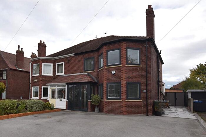 4 Bedroom Semi-Detached House For Sale In Hook Road, Goole, DN14