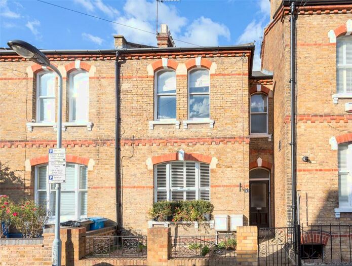 2 Bedroom Apartment To Rent In St Marks Road, Windsor, SL4