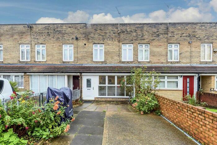 3 Bedroom Property To Rent In Lyham Road, London, SW2