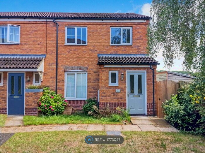 3 Bedroom Semi-Detached House To Rent In Elvaston Court, Grantham, NG31