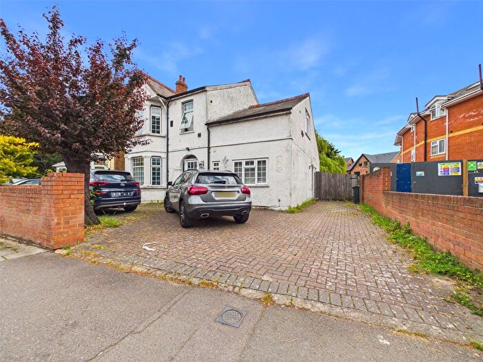 2 Bedroom Maisonette To Rent In Lampton Road, Hounslow, TW3