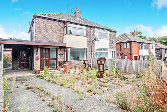 3 Bedroom Semi Detached House For Sale In Lynwood Crescent, Woodlesford, Leeds, LS26
