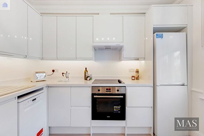 2 Bedroom Flat To Rent In Kempsford Gardens, London, SW5