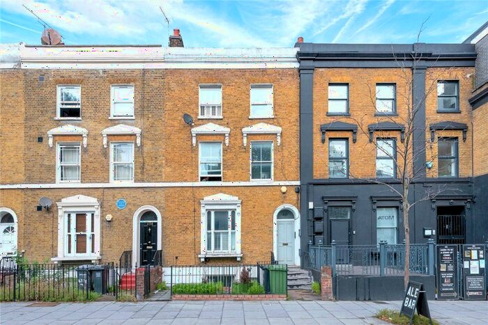 3 Bedroom Flat To Rent In New Cross Road, London, SE14