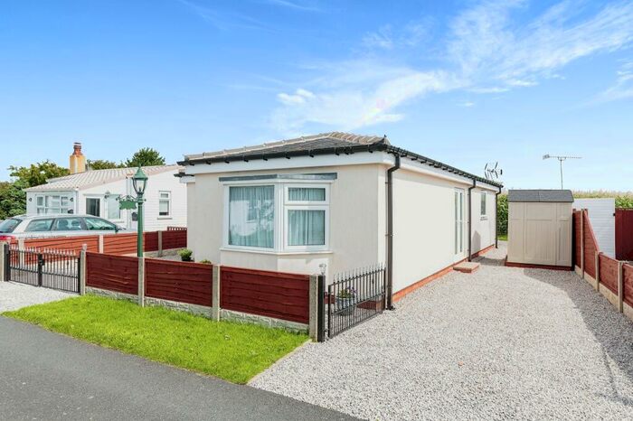 3 Bedroom Bungalow For Sale In Garstang Road, Larbreck, Preston, Lancashire, PR3
