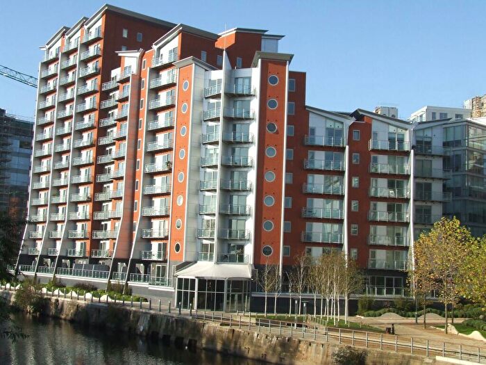1 Bedroom Flat To Rent In Whitehall Quay, Leeds, West Yorkshire, LS1