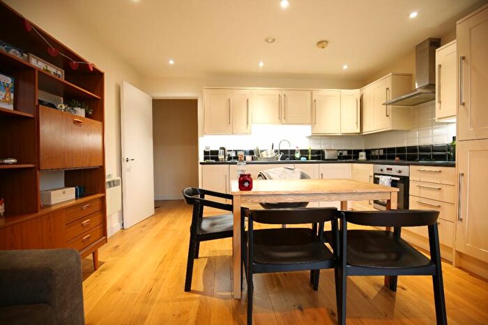 1 Bedroom Flat To Rent In Sussex Way, London, N7