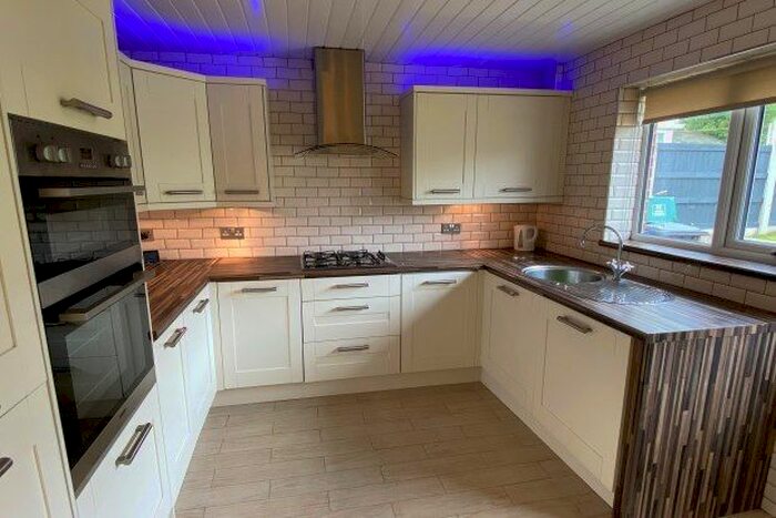 3 Bedroom Bungalow To Rent In Mayfields, Doncaster, DN5