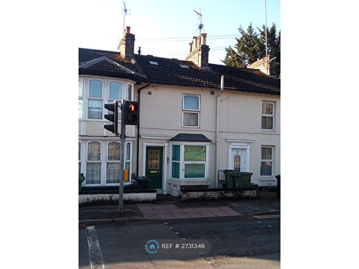 2 Bedroom Flat To Rent In Ashford Road, Maidstone, ME14